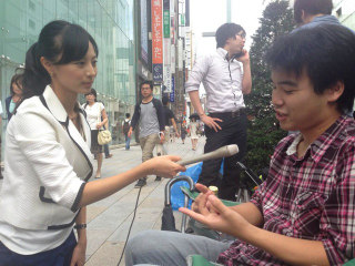 Illustration for article titled Tokyo Man Already Lined Up for the iPhone 5S